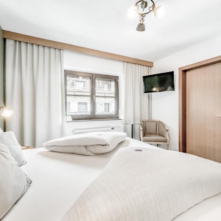 Corso`s Annabell - Bed & Breakfast - Doppelzimmer mit Bergblick - 13