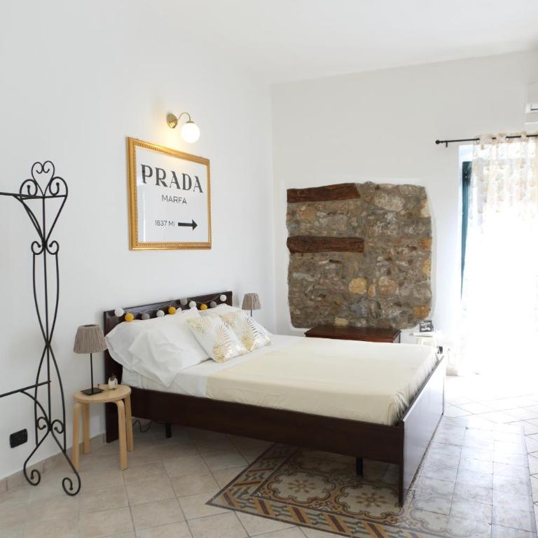 COASTAL Seaview Suite & CENTRAL BALCONY Street View Studio - Apartment with City View - 1