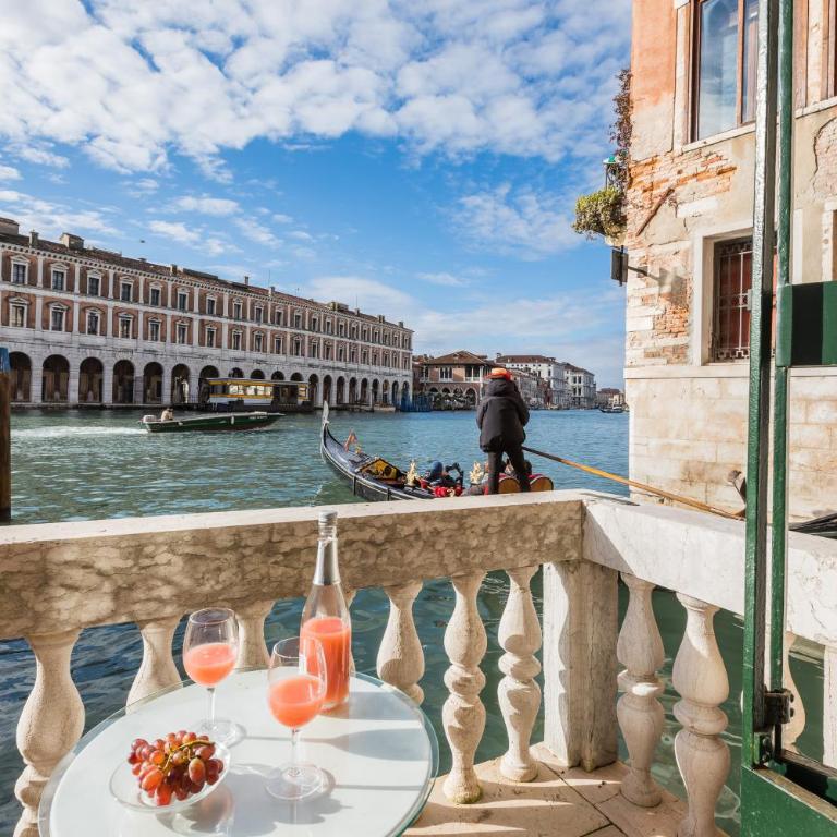 Ca' Giulia Grand Canal view next to Rialto Bridge - Two-Bedroom Apartment - 1