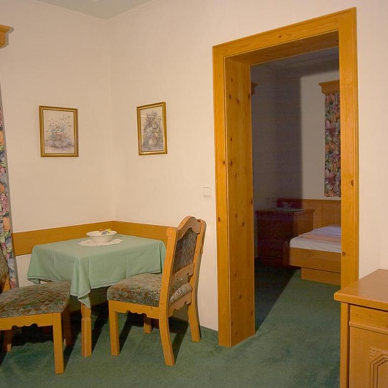Schiederhof - Familienzimmer mit Balkon - 1