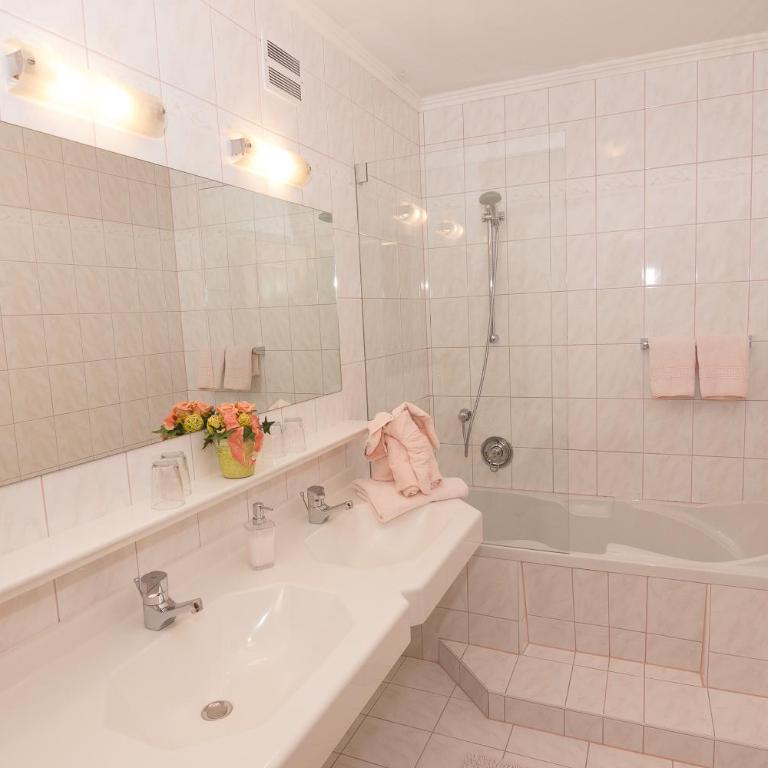 Schiederhof - Familienzimmer mit Balkon - 5
