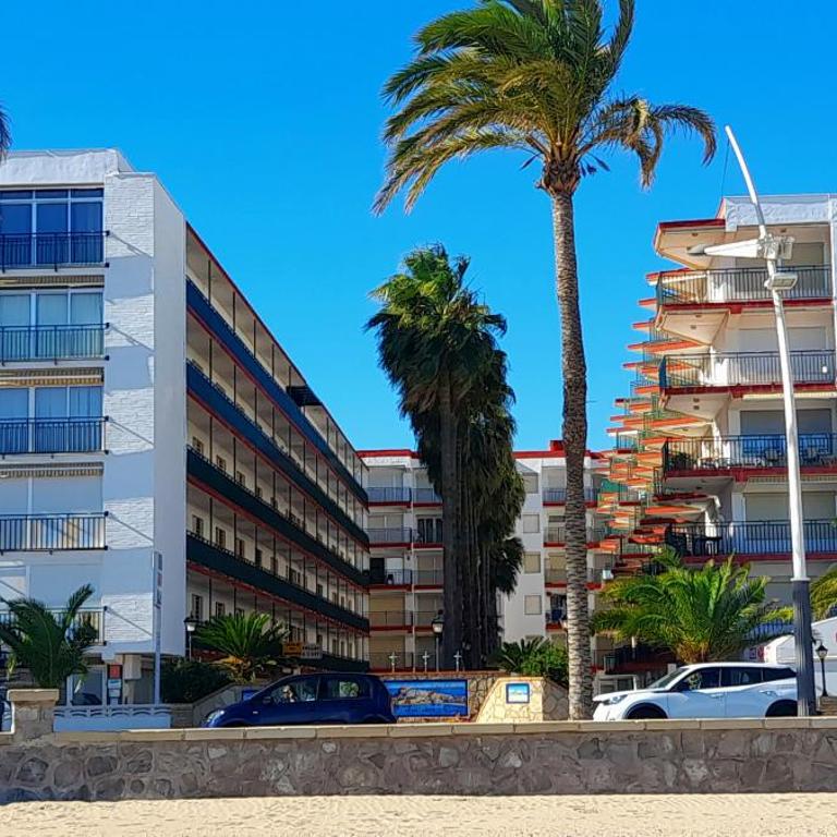 Primera línea, vistas al Castillo, Avda Papa Luna 10 - Apartamento con vistas al mar - 8