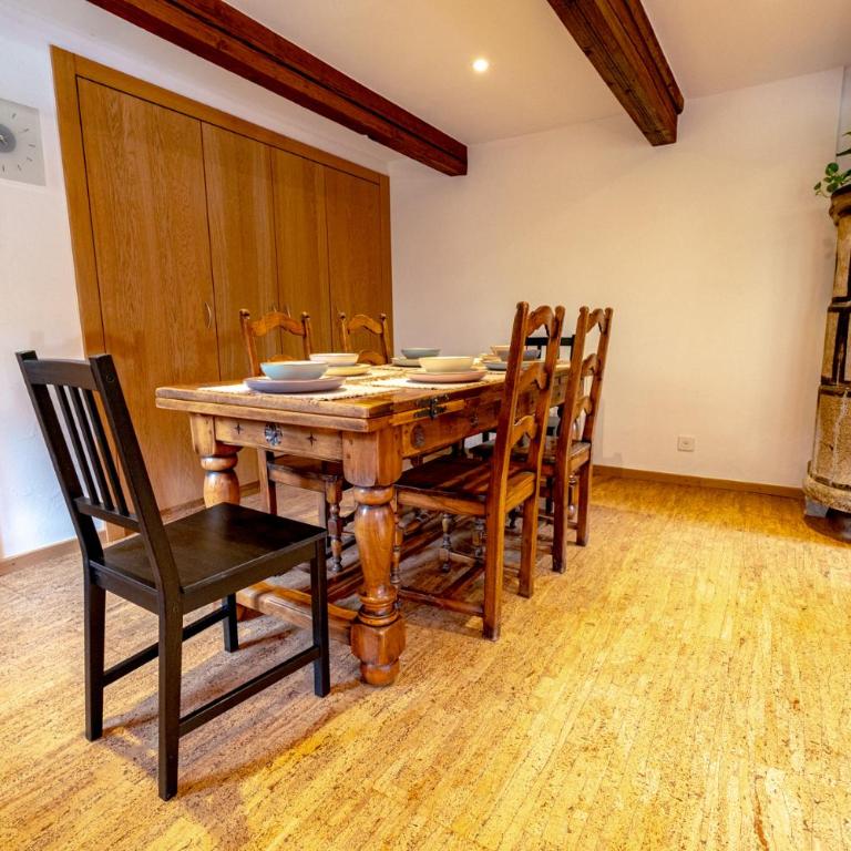 Traditional Chalet au calme avec hamman, sauna, jardins acceuillants et spacieux à l'intérieur et extérieur - Superior Chalet - 12