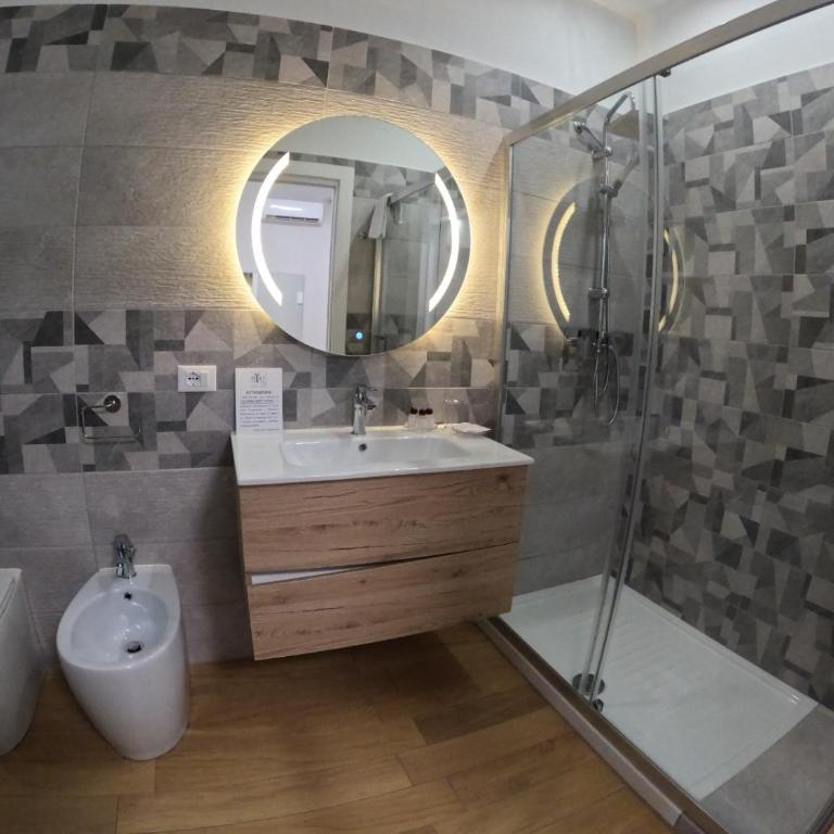 Nike Luxury Rooms - Camera Queen Deluxe - 2