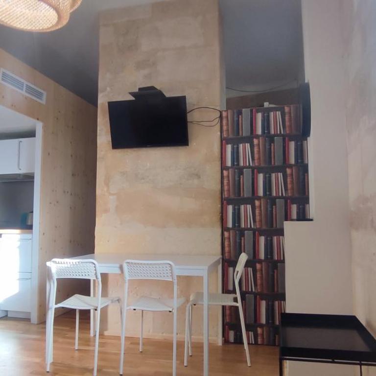 Charmant studio rénové et climatisé - Apartment mit 1 Schlafzimmer - 7