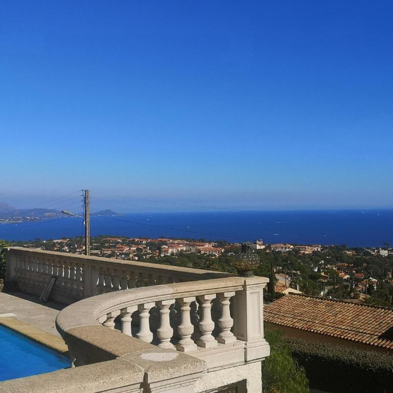Villa ANTINEA, A SAINT AYGULF, PISCINE PRIVEE, VUE MER PANORAMIQUE - Maison 3 Chambres - 42