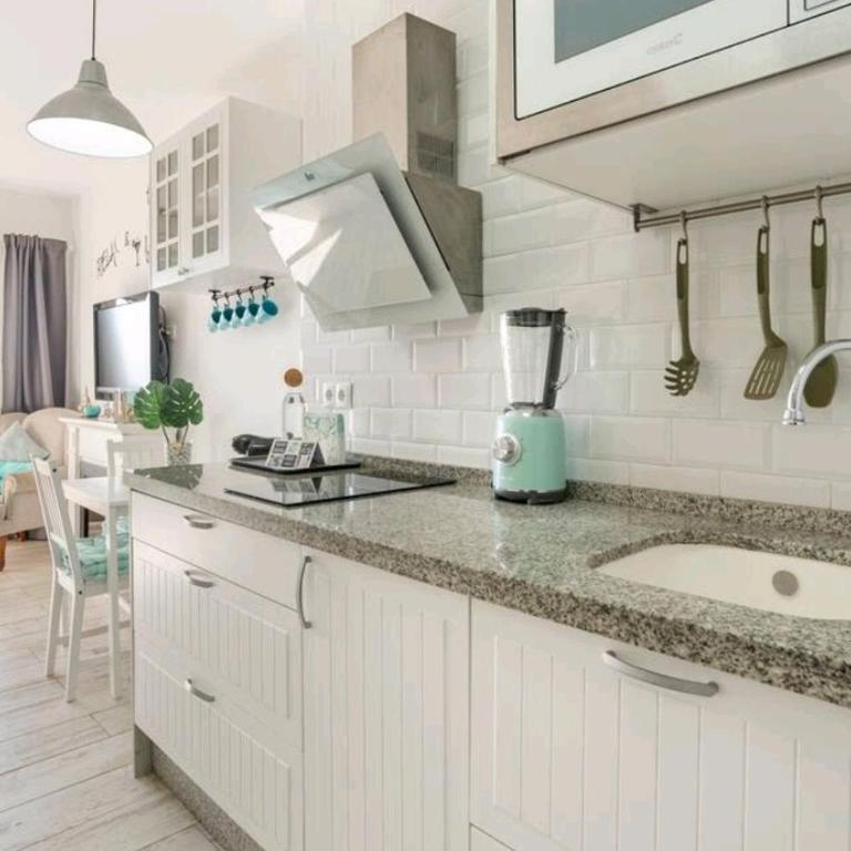 EL ESTUDIO DE LA PLAYA BENALBEACH Holidays Deluxe - Estudio Deluxe (2 adultos + 2 niños) - 3