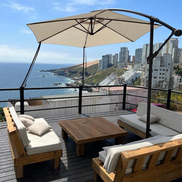 Linda casa con terraza y vista al mar - Five-Bedroom House - 1