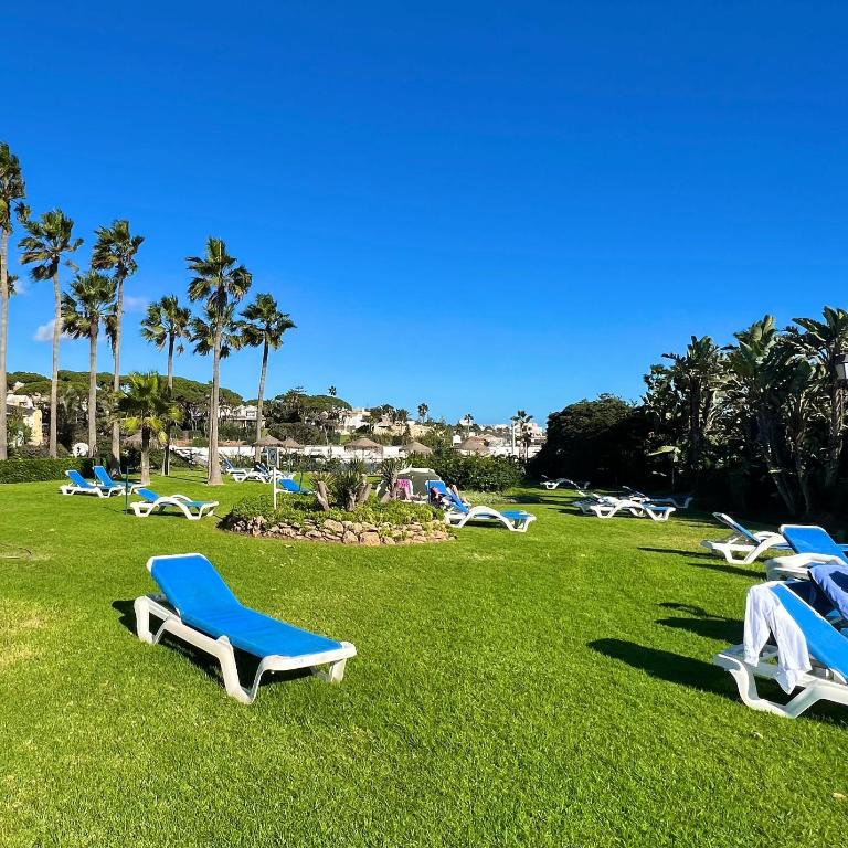 FASCINANTE Hogar en Cabo Pino en MARBELLA - Two-Bedroom Apartment - 80