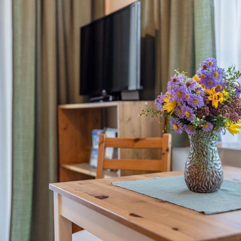Gästehaus Nassfeld - Doppelzimmer mit Balkon - 1