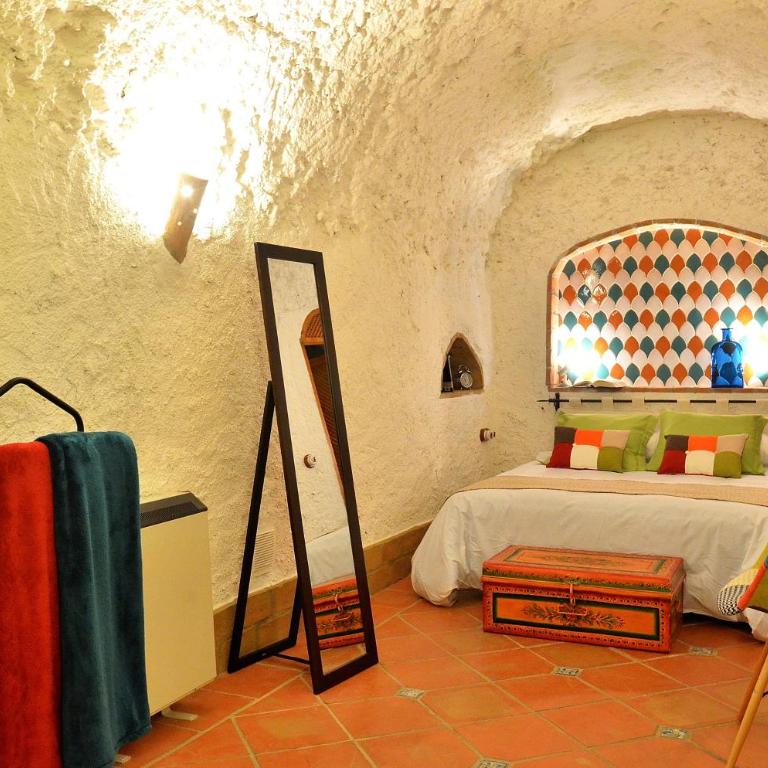 House&Cave Parking and Terrace, in the city - Villa - 23