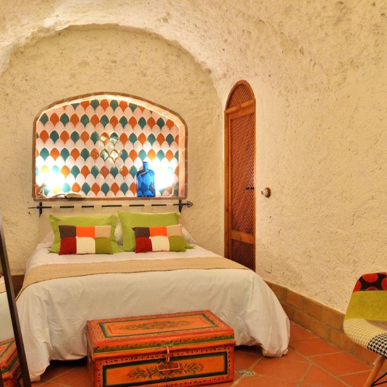 House&Cave Parking and Terrace, in the city - Villa - 24