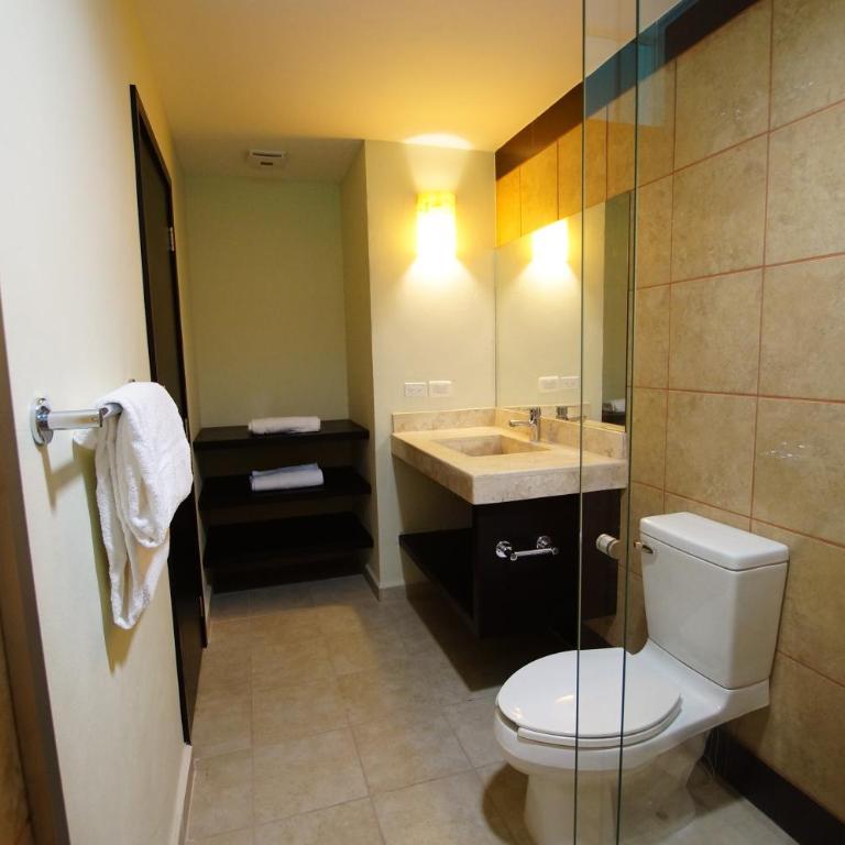 Angelo's Hotel - Deluxe Double Room with Two Double Beds - 2