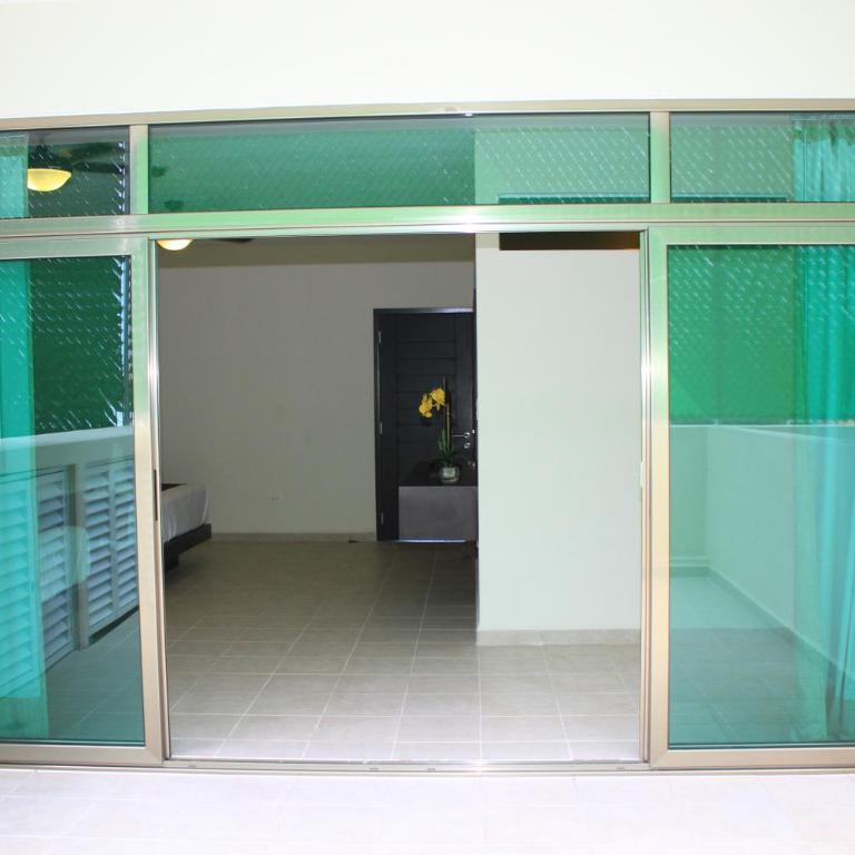 Angelo's Hotel - Deluxe King Room with Balcony - 8