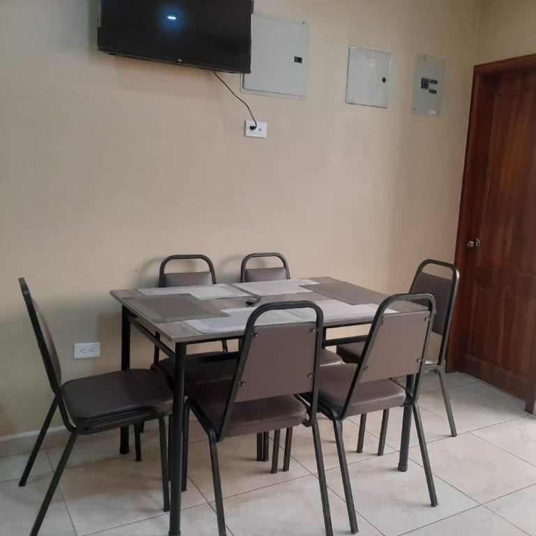 Hospedaje en departamento entero de 2 habitaciones - Apartamento de 2 dormitorios - 4