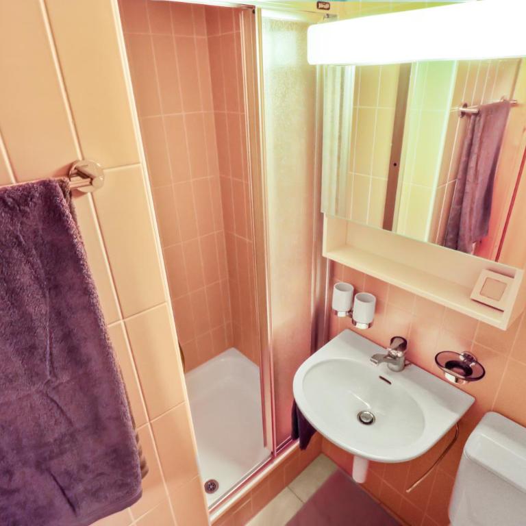 Superbe appartement avec parking couvert gratuit - Apartamento de 3 dormitorios - 17