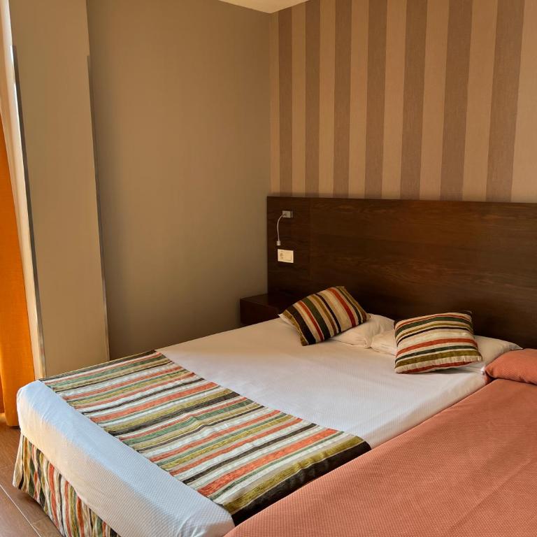 Hostal Los Coronales - Twin Room - 3