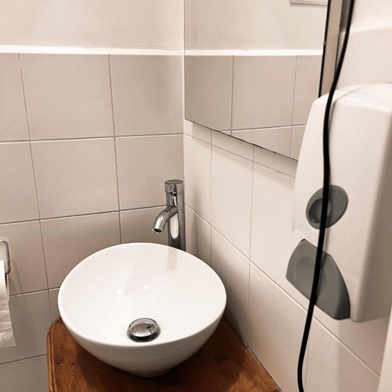 Novaroma by Local Domus - Camera Tripla Economy con Bagno in Comune - 12