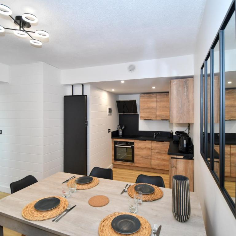 T2 Cosy en centre-ville proche du lac avec balcon - Apartment mit 1 Schlafzimmer - 2