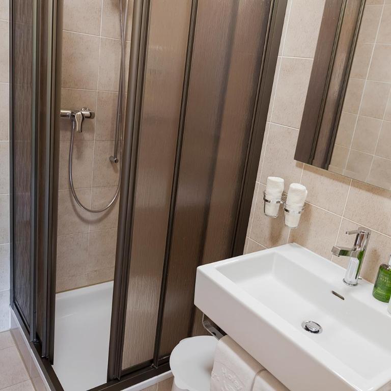 Hotel Baer & Post Zernez - Economy Doppelzimmer - 3