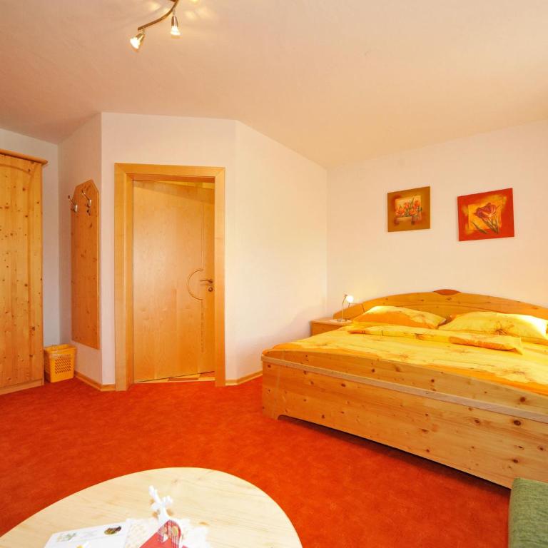 Landhaus Ebner - Doppelzimmer mit Balkon - 6