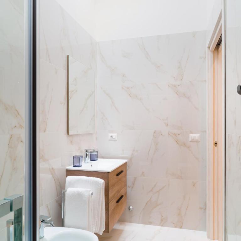 GUENDALINA SWEET HOME - LA CASETTA Di GUENDALINA - Quadruple Room with Private Bathroom - 6