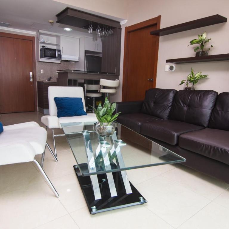 Riverfront I 1, piso 4, suite vista al rio, Puerto Santa Ana, Guayaquil - Apartamento - 3