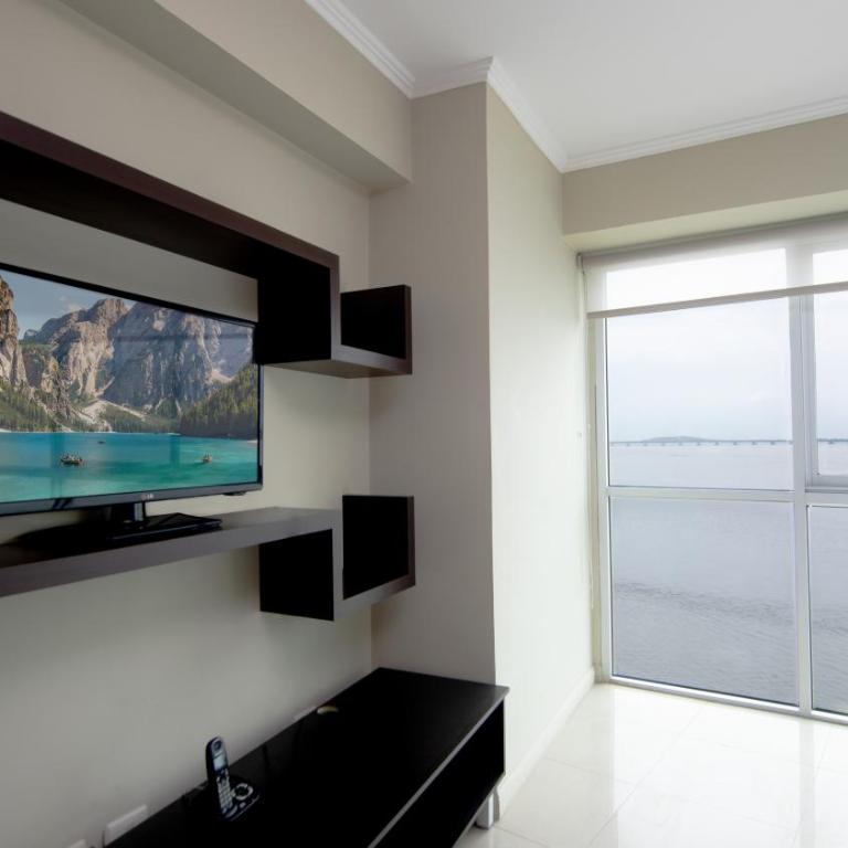 Riverfront I 2, piso 4, suite vista al rio, Puerto Santa Ana, Guayaquil - Apartamento - 4