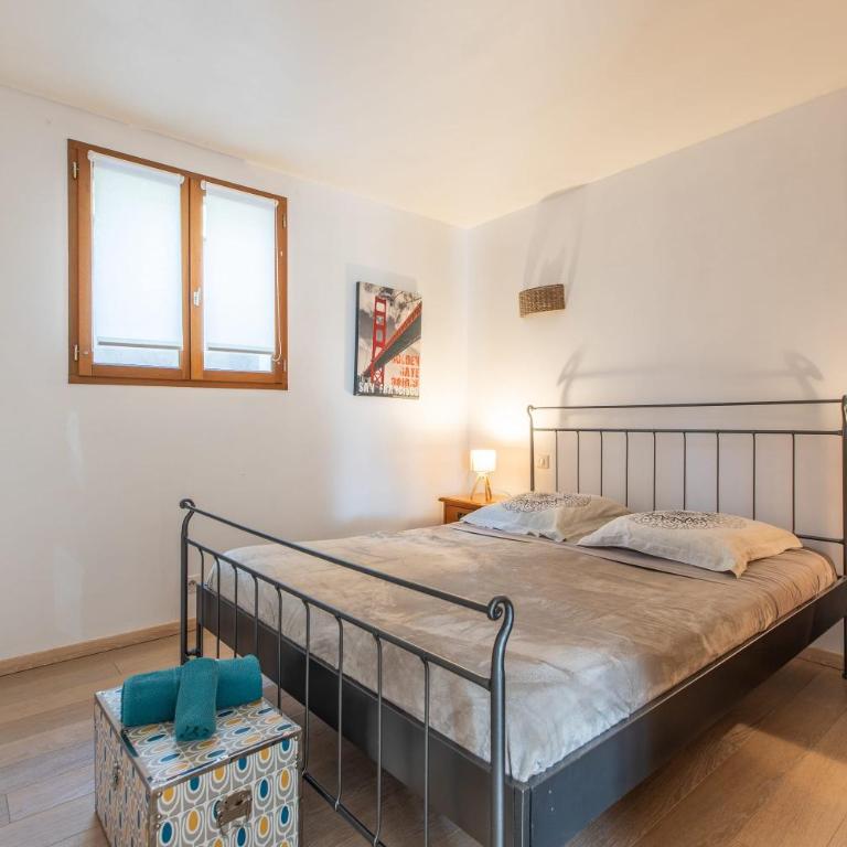 LB Vacation Rentals I Quiet Large 3-Bedroom Apartment with Terrace, Garden & Incredible Mountain View - Appartement - 19