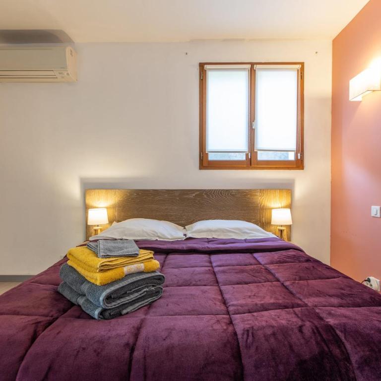 LB Vacation Rentals I Quiet Large 3-Bedroom Apartment with Terrace, Garden & Incredible Mountain View - Appartement - 14