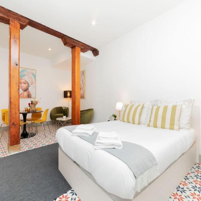 Platonic Love (4) - One-Bedroom Apartment - 1