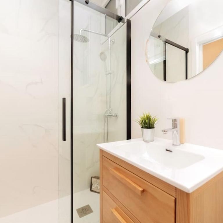Platonic Love (4) - One-Bedroom Apartment - 11