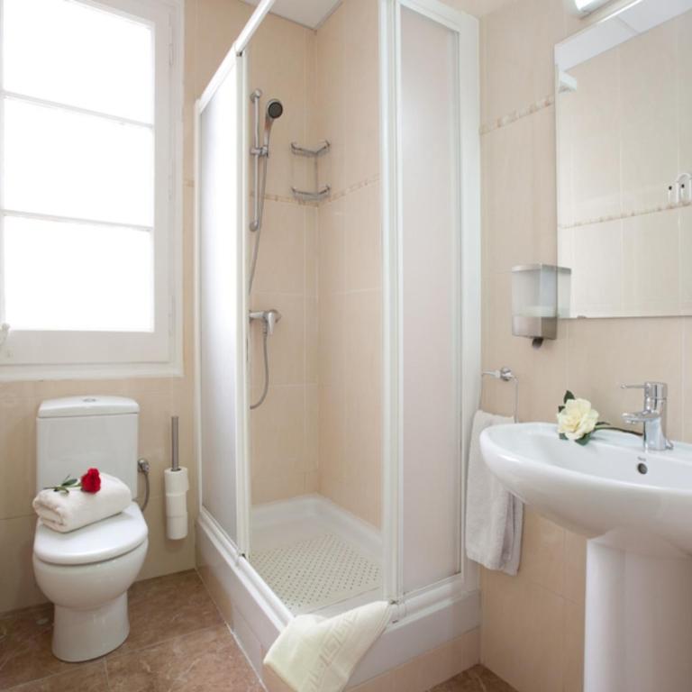 Hostal Felipe 2 - Standard Single Room with Shared Bathroom - 4