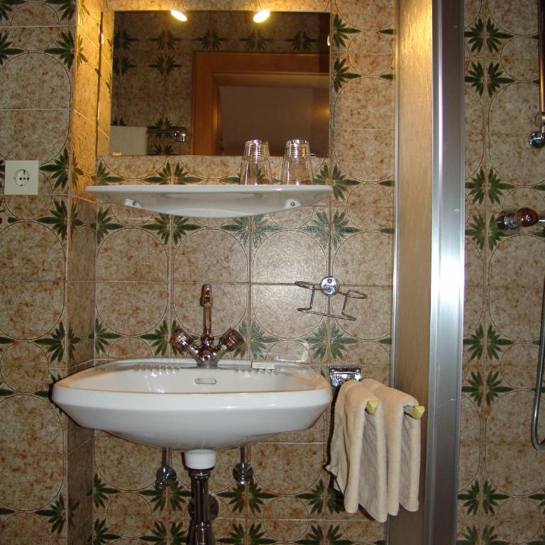 Christl, Haus - Doppelzimmer mit Dusche - 1