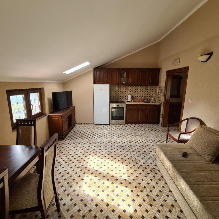 Villa Deloik Ante`s Hill House - Deluks Apartman - 2