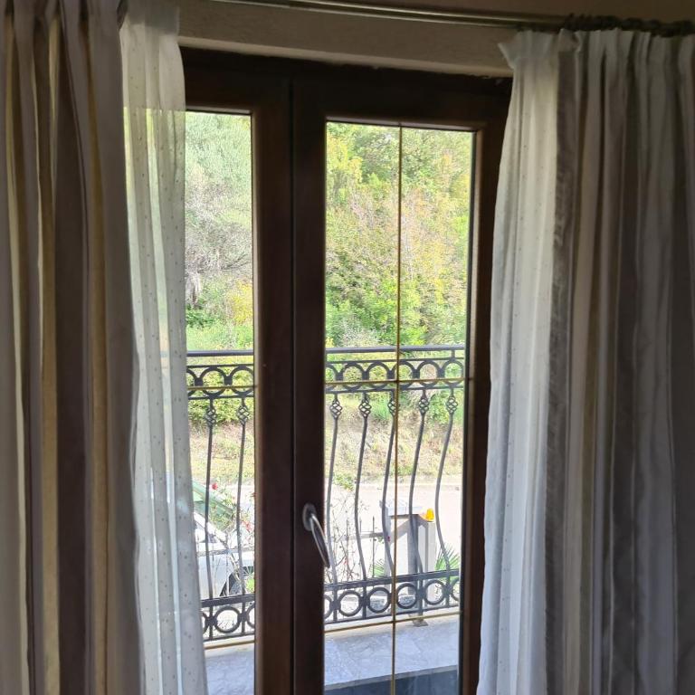 Villa Deloik Ante`s Hill House - Deluks Apartman - 8