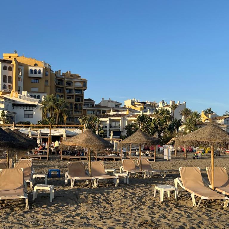 FASCINANTE Hogar en Cabo Pino en MARBELLA - Two-Bedroom Apartment - 50
