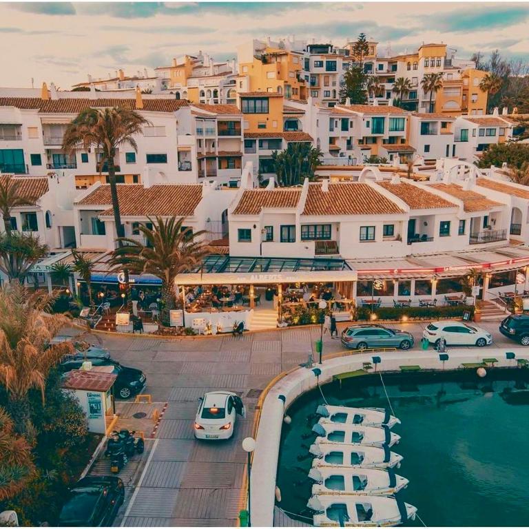 FASCINANTE Hogar en Cabo Pino en MARBELLA - Two-Bedroom Apartment - 67