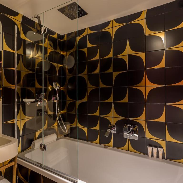 Idol Hotel - Chambre Double ou Lits Jumeaux de Luxe "Light My Fire" - 8