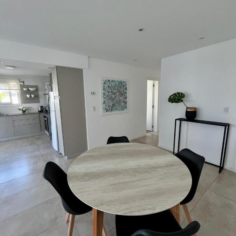 Roca Trust II Semipiso de 3 ambientes para 4 personas en zona güemes con cochera - Two-Bedroom Apartment - 11