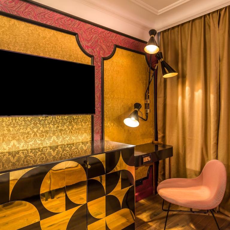 Idol Hotel - Chambre Double ou Lits Jumeaux de Luxe "Light My Fire" - 7