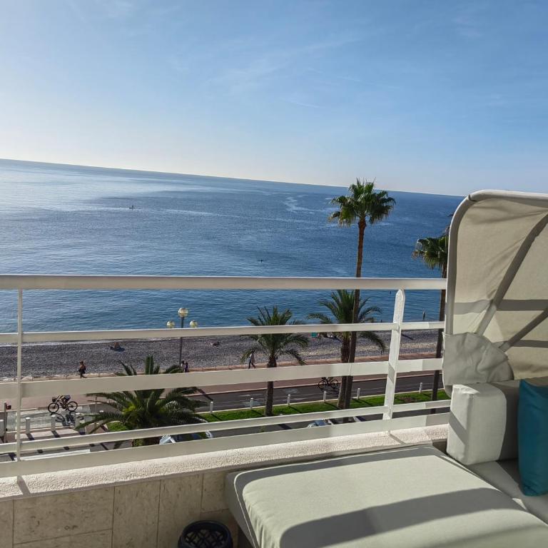 Exceptional brand new flat, 20 m from beach, 85 sq - Apartment with Sea View - 1