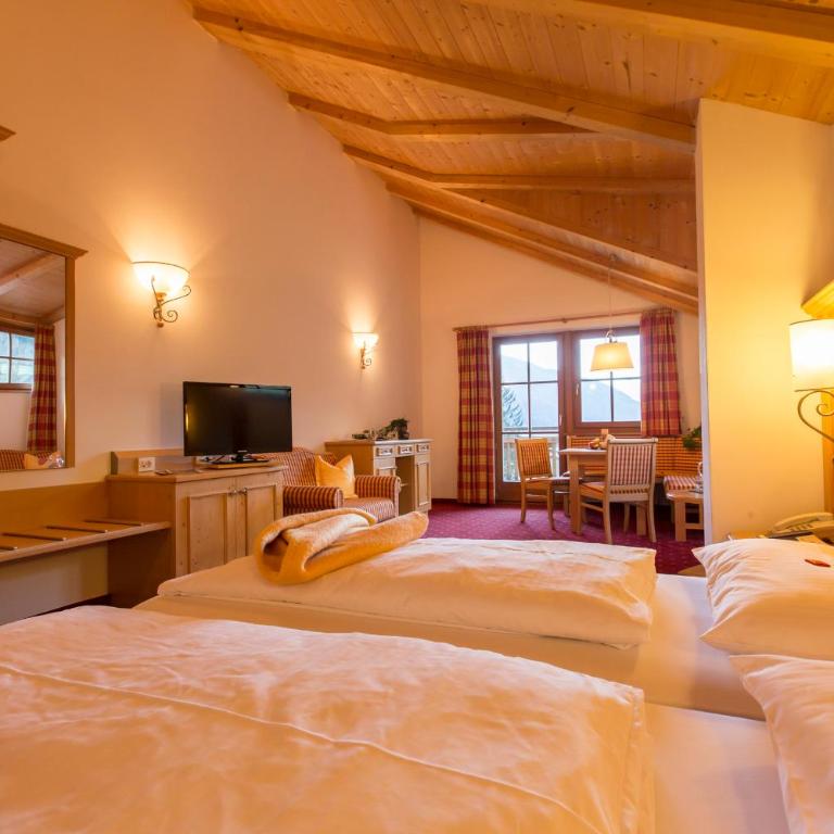 Berghotel Johanneshof - Familienzimmer mit Balkon - 6