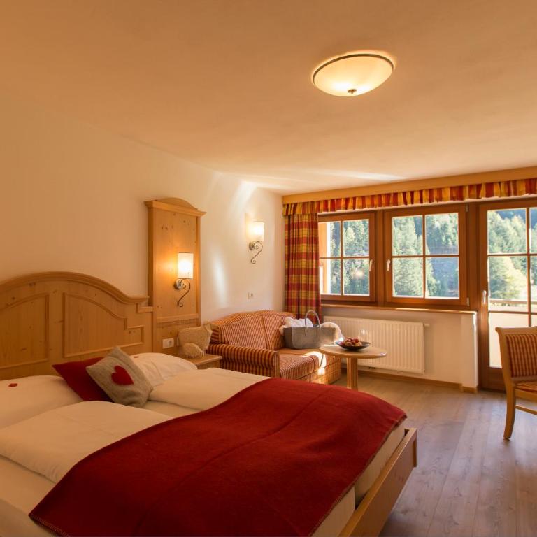 Berghotel Johanneshof - Doppelzimmer mit Balkon - 4