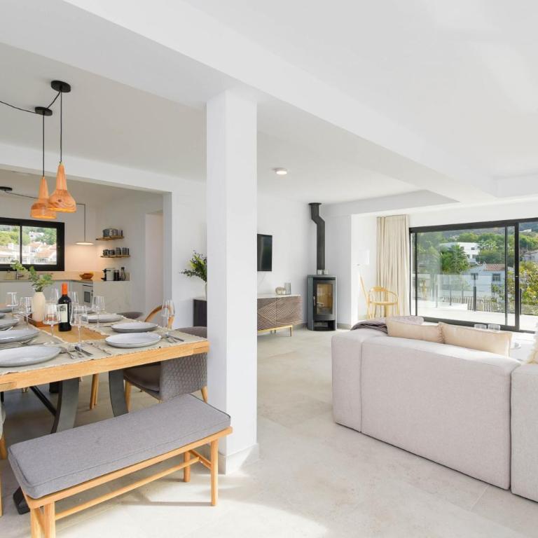 Graham Holiday Rentals - Magnolia - Villa with Private Pool - 3