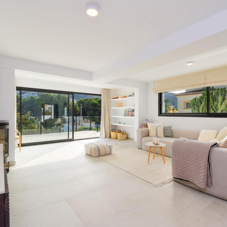 Graham Holiday Rentals - Magnolia - Villa with Private Pool - 6