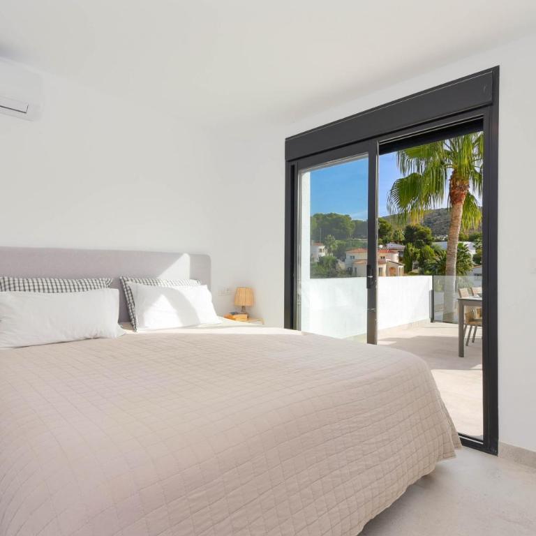 Graham Holiday Rentals - Magnolia - Villa with Private Pool - 11
