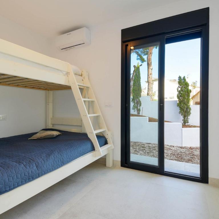 Graham Holiday Rentals - Magnolia - Villa with Private Pool - 14