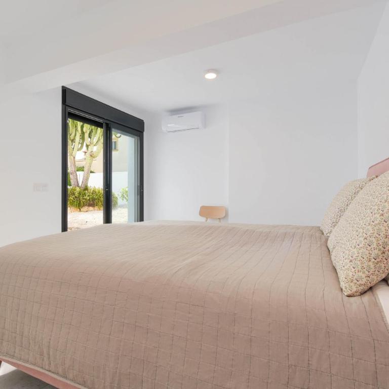 Graham Holiday Rentals - Magnolia - Villa with Private Pool - 25