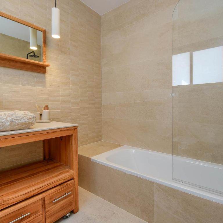 Graham Holiday Rentals - Magnolia - Villa with Private Pool - 26